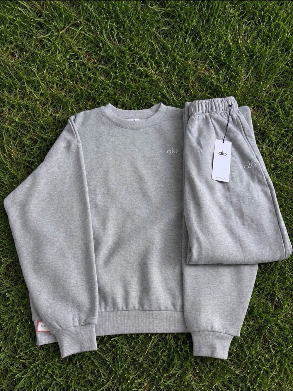 ALO Yoga Men's Light Grey Crewneck Sweatshirt
